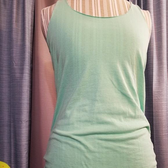 🌻🌺🌻FOREVER 21 RACERBACK TANK TOP!! - Picture 3 of 5